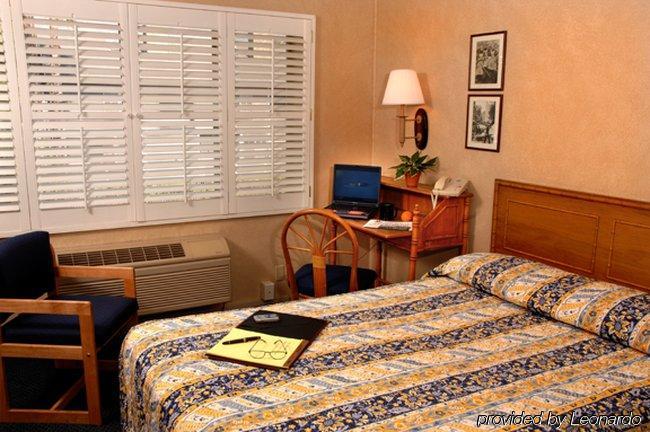 Saga Motor Hotel Pasadena Room photo