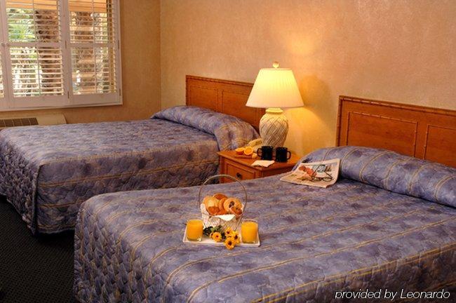 Saga Motor Hotel Pasadena Room photo